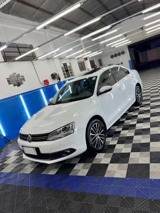 VOLKSWAGEN JETTA 2.0 TSI HIGHLINE 211CV GASOLINA 4P TIPTRONIC